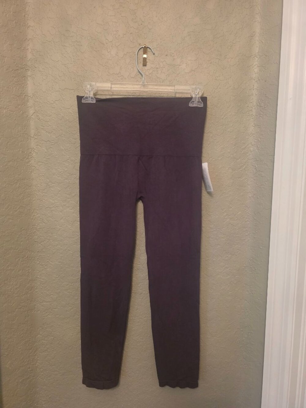 M. Rena Tummy Tuck Dark Gray Crop Leggings One Size NEW